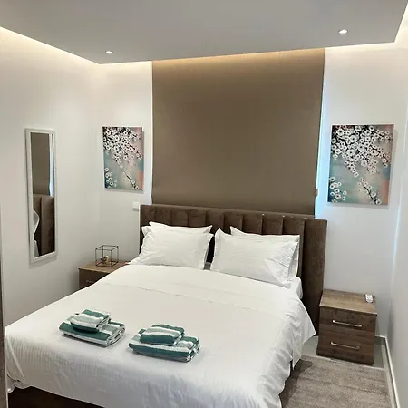 Joanna & Arya Engomi Apts