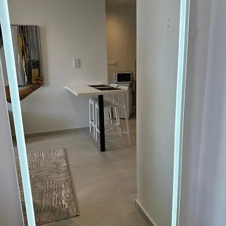 Joanna & Arya Engomi Apts Apartamento *