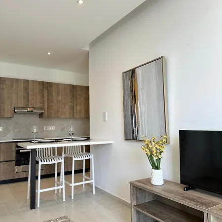 Joanna & Arya Engomi Apts Apartment *