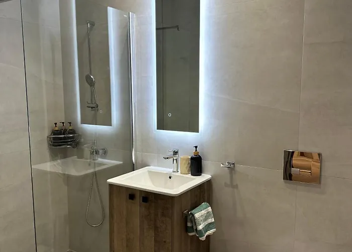 アパート Joanna & Arya Engomi Apts