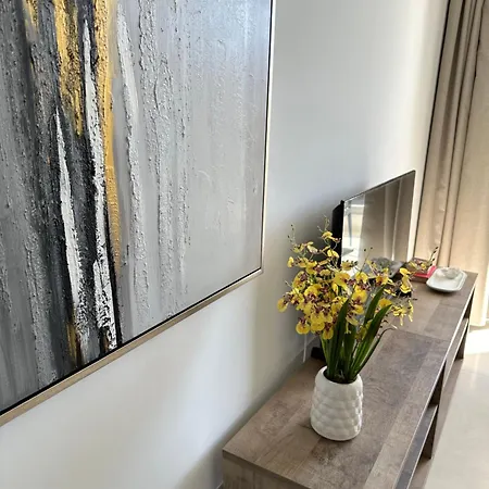 Joanna & Arya Engomi Apts *