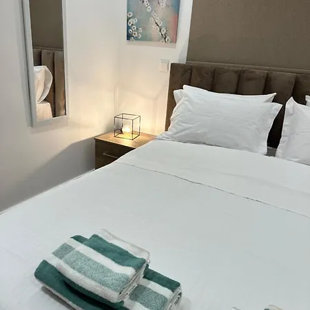 Joanna & Arya Engomi Apts Apartman *