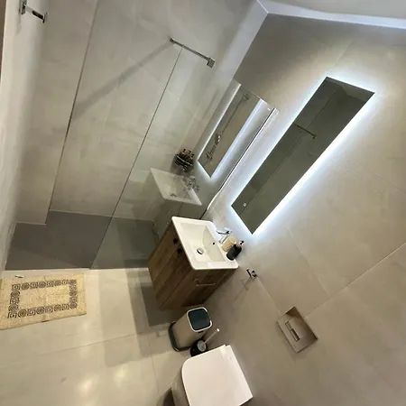 Apartman Joanna & Arya Engomi Apts